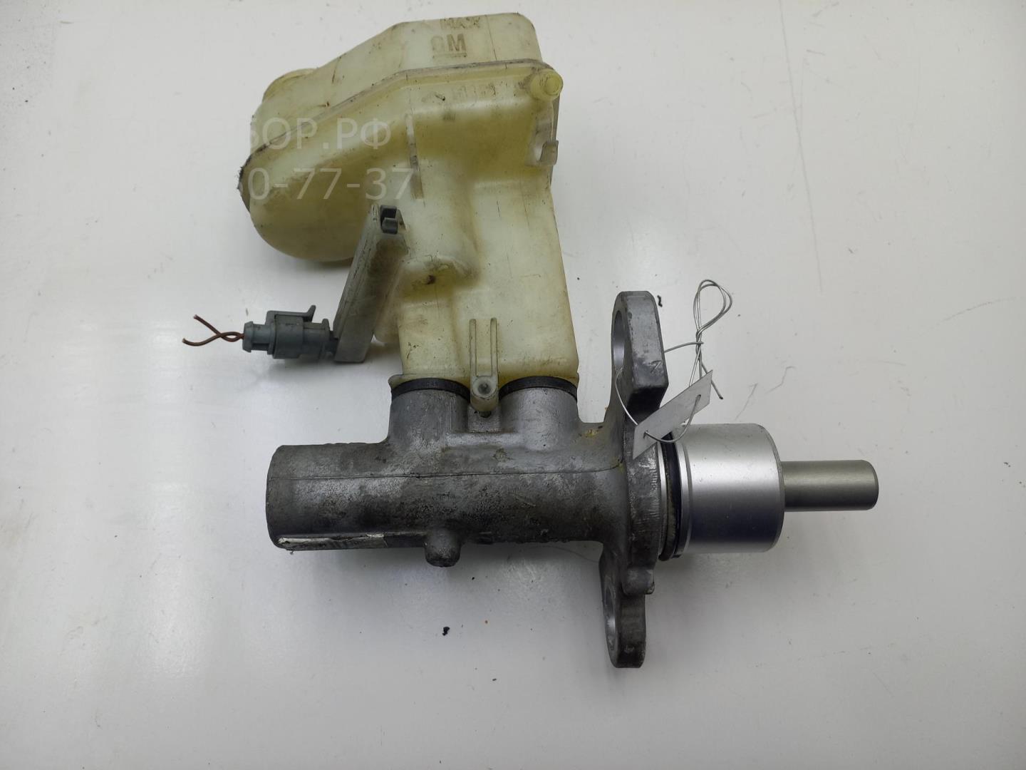 Цилиндр тормозной главный