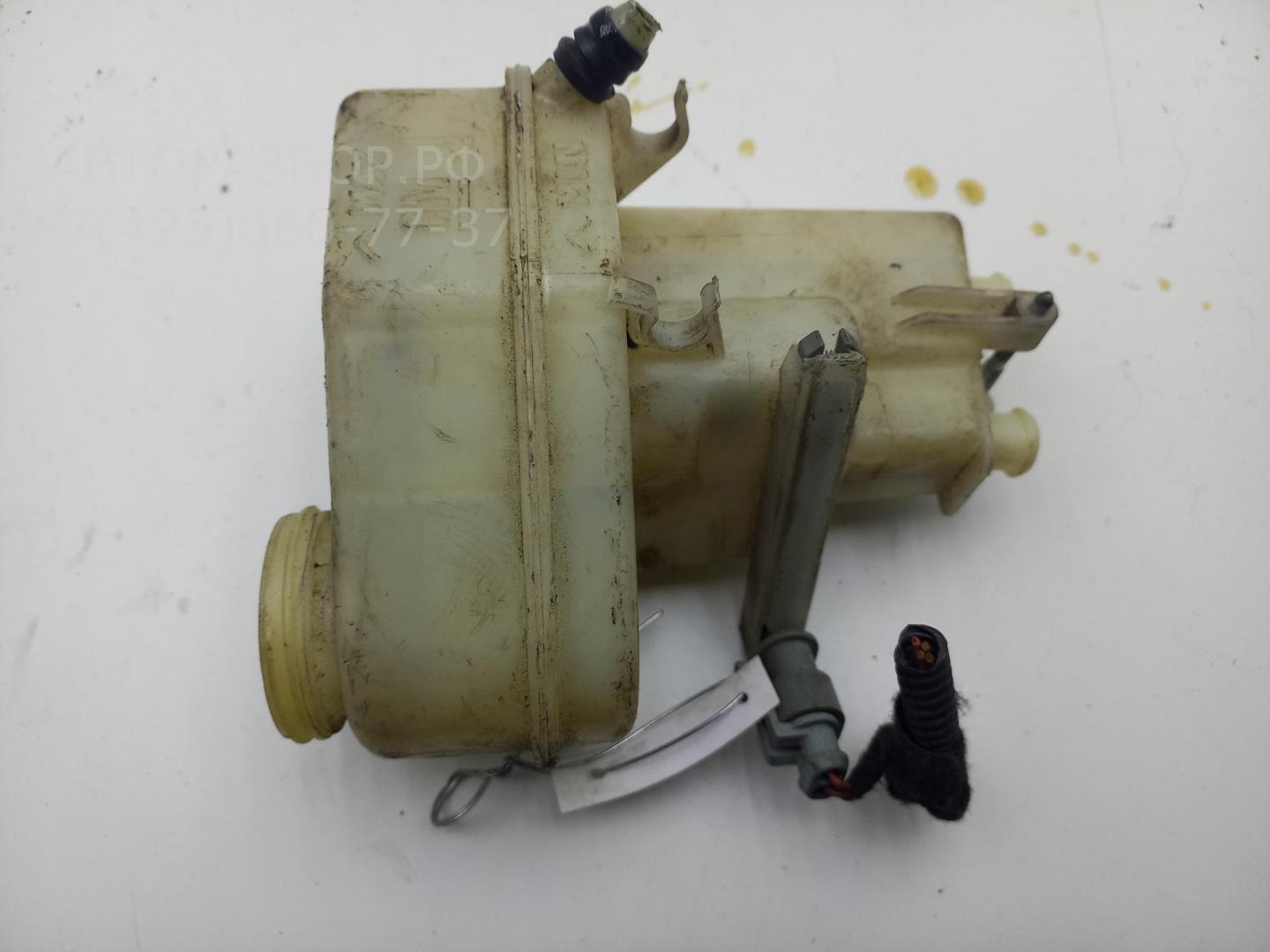 Бачок главного тормозного цилиндра