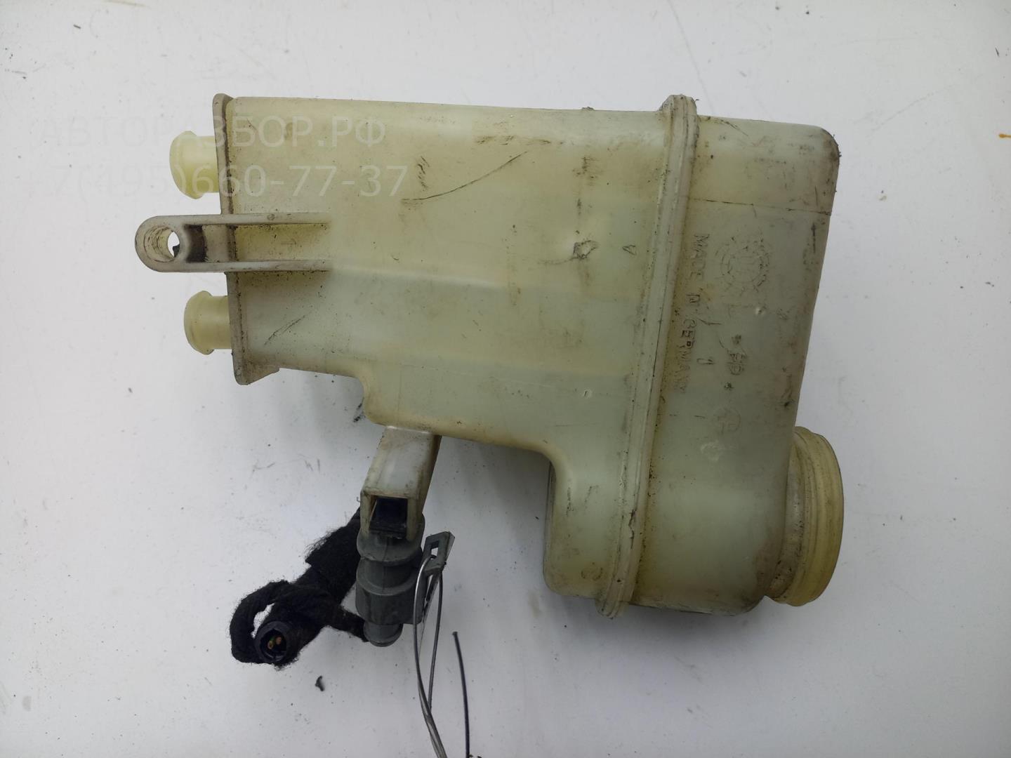 Бачок главного тормозного цилиндра