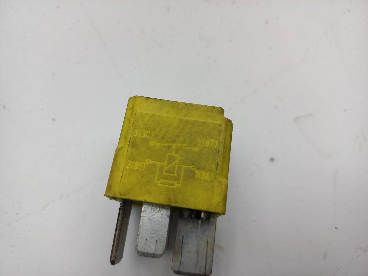 Реле топливного насоса