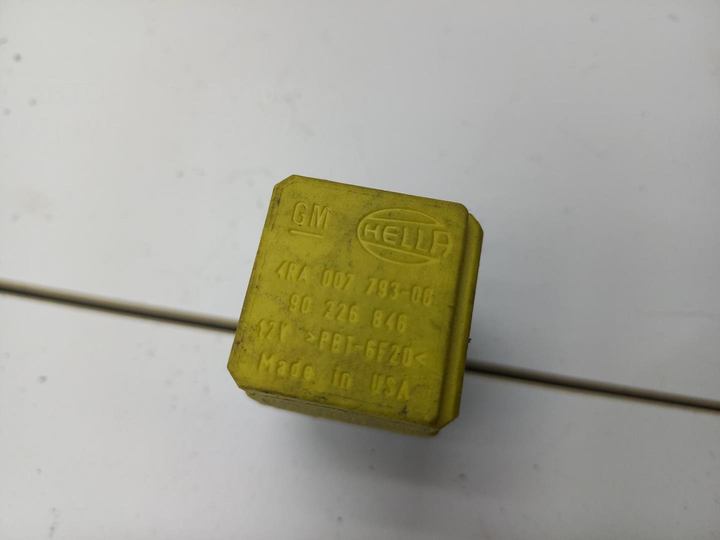 Реле топливного насоса