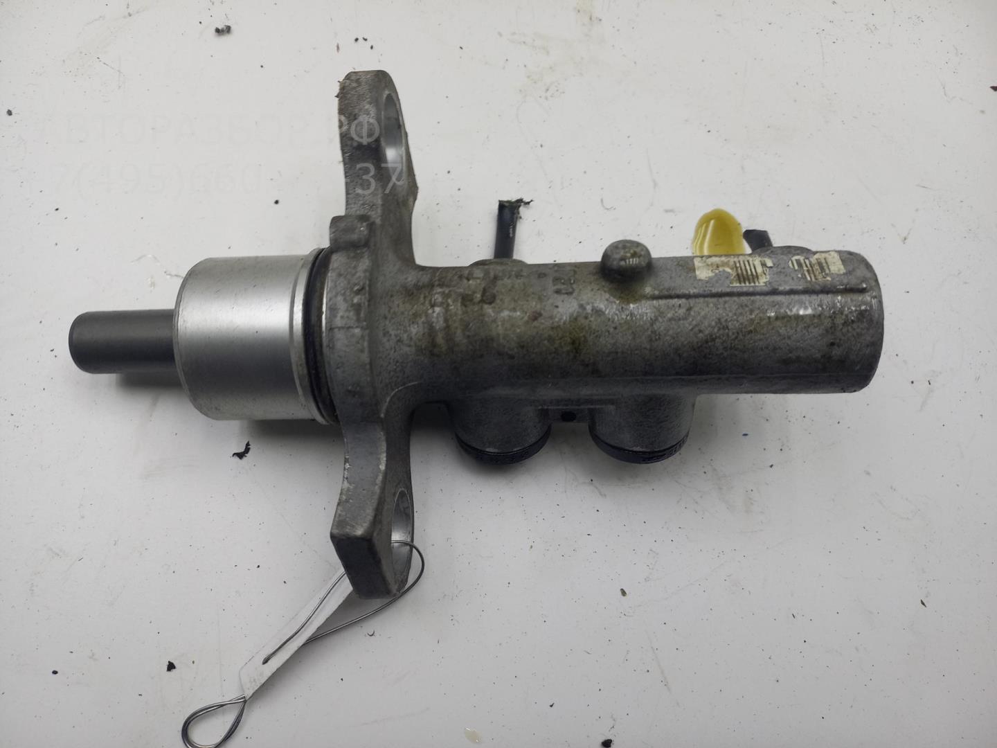 Цилиндр тормозной главный