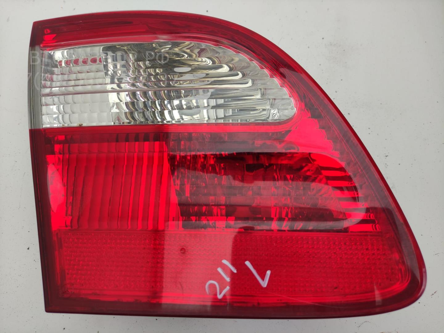 Фонарь задний внутренний левый