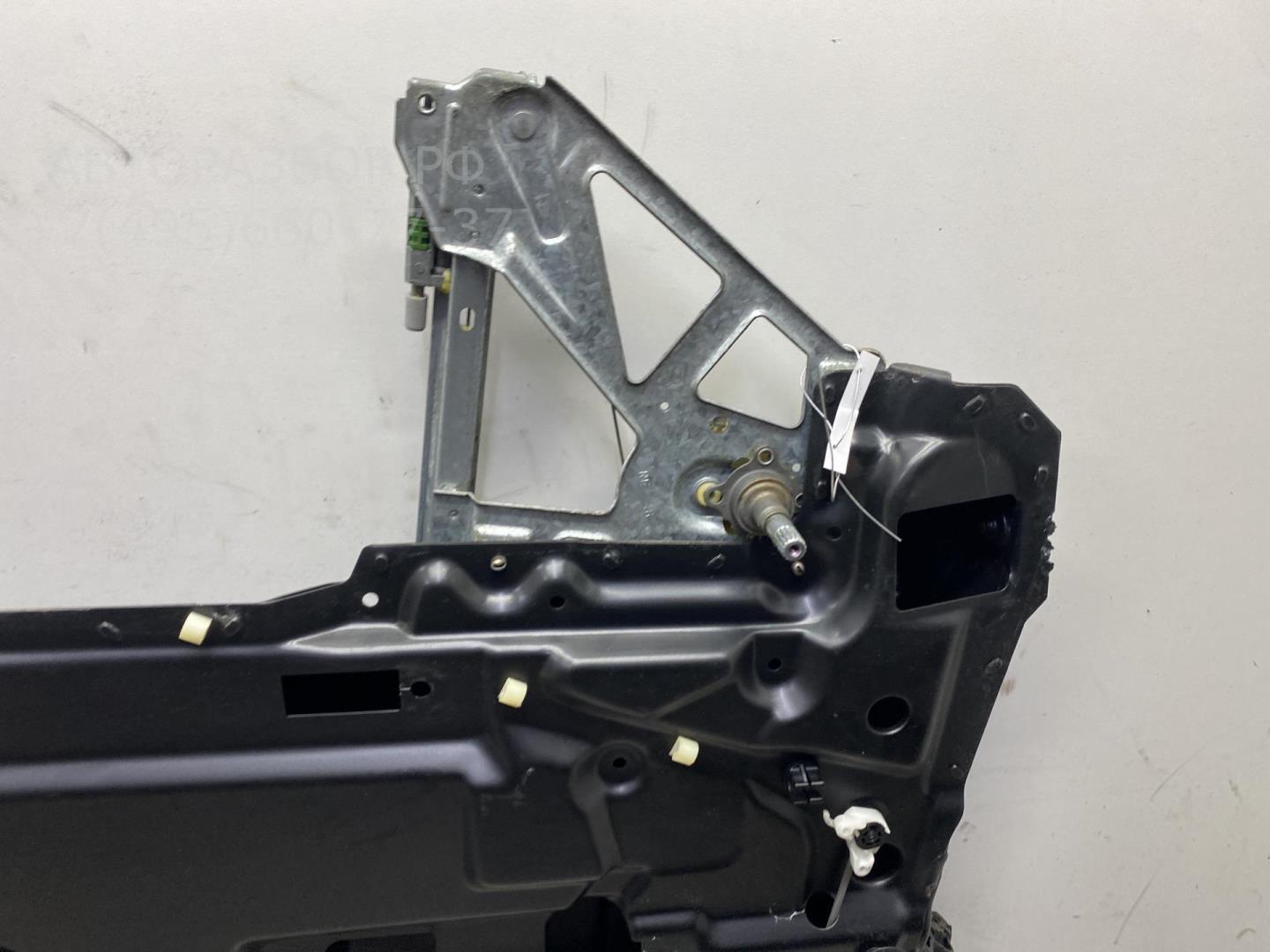 Стеклоподъемник механ. задний правый