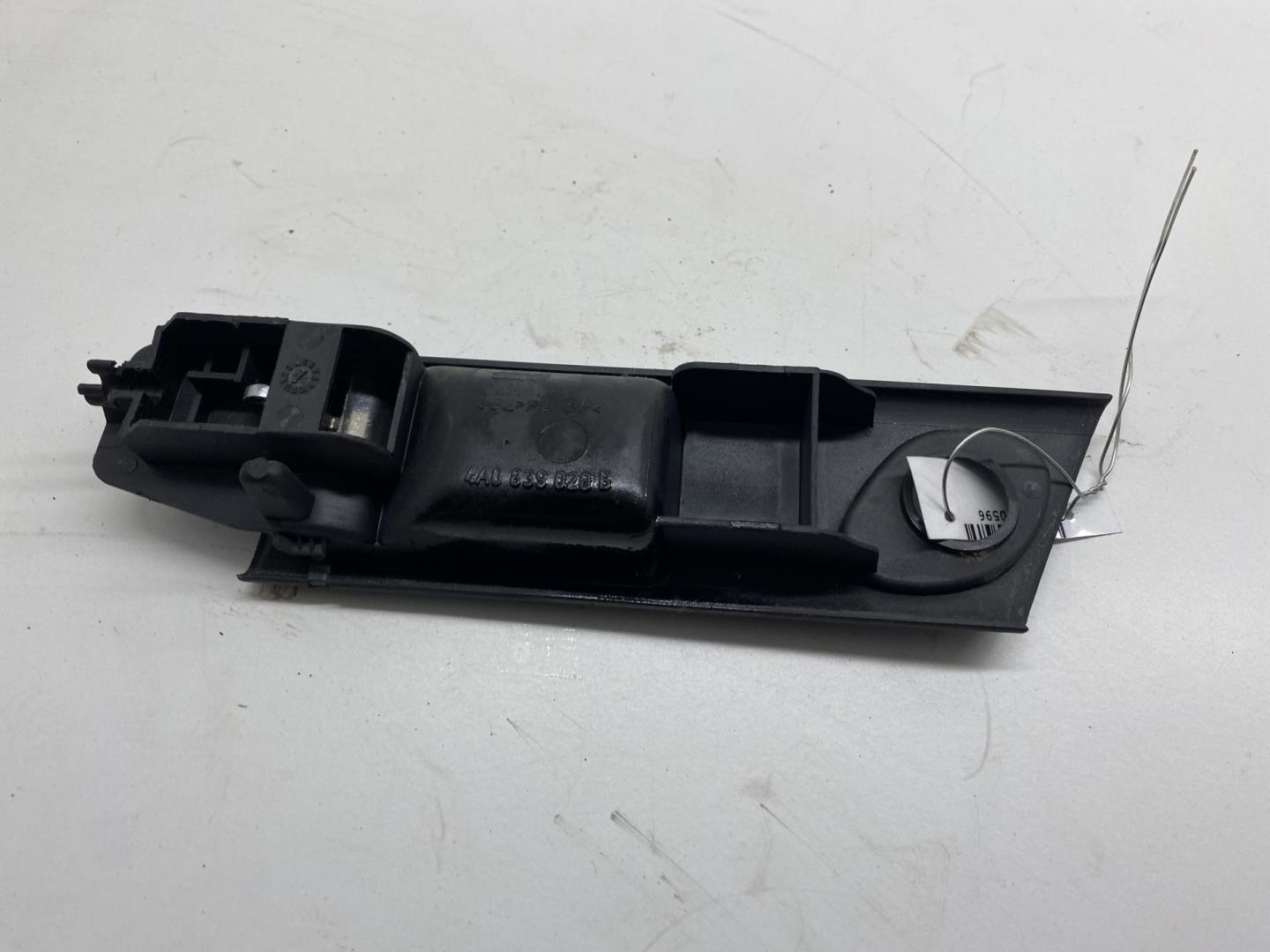 Ручка двери задней внутренняя правая