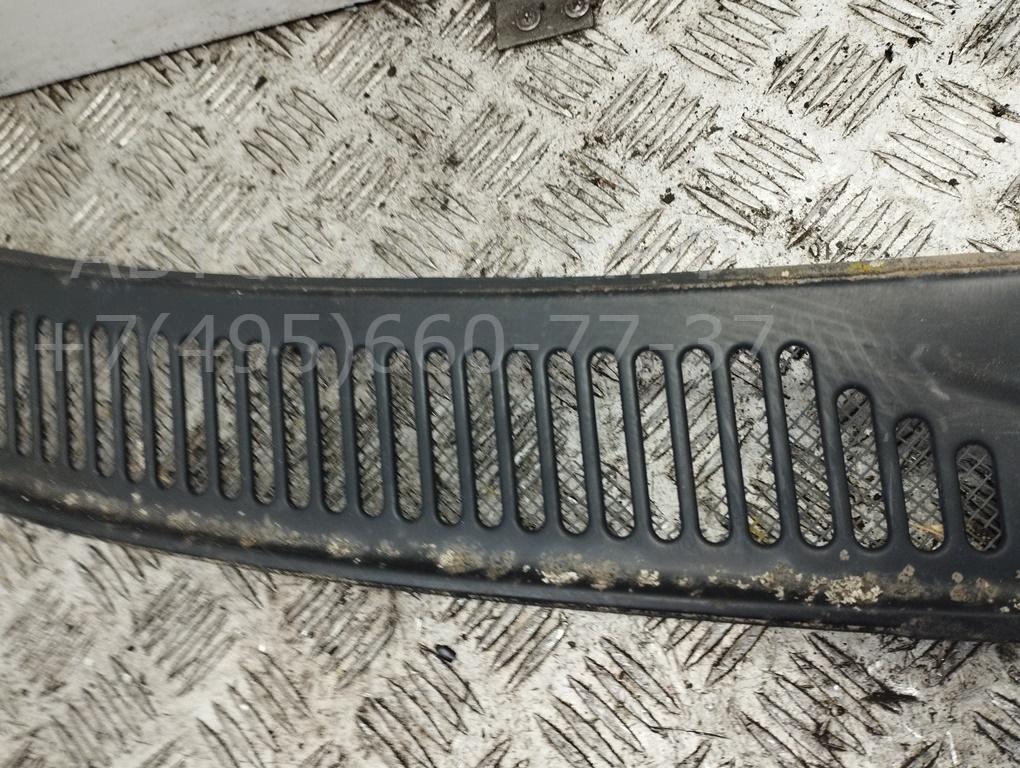 Решетка стеклоочистителей (Жабо)