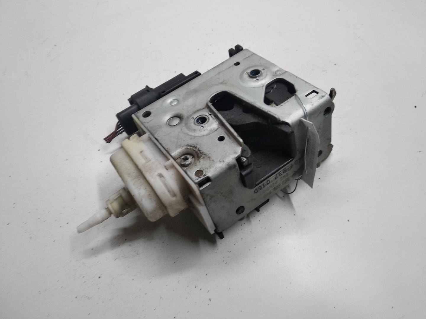 Замок двери передней правой