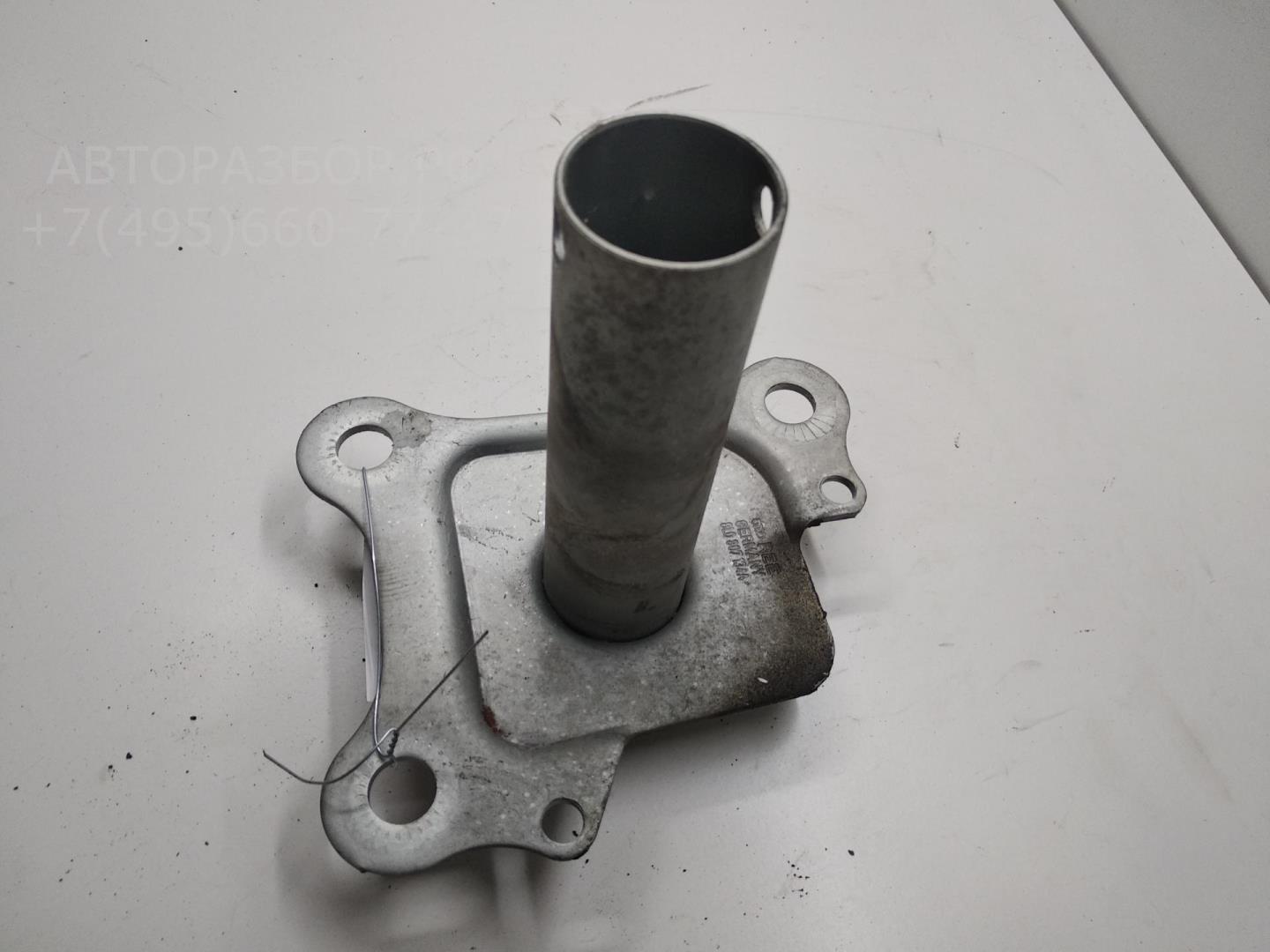 Кронштейн переднего бампера