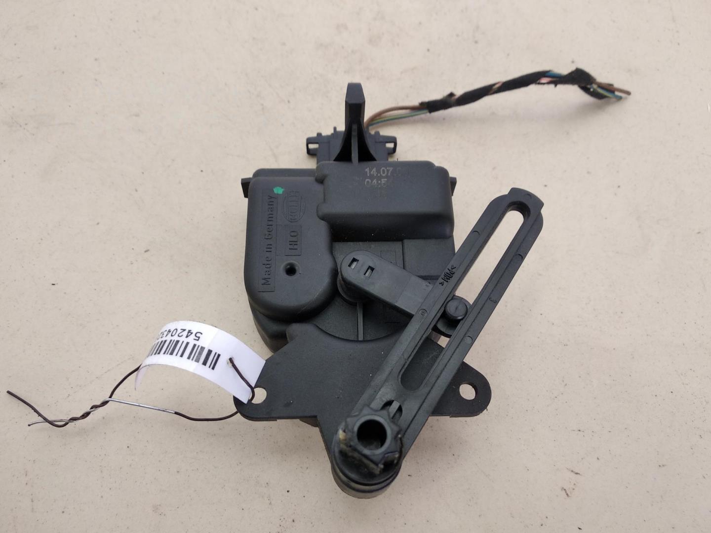 Моторчик заслонки печки