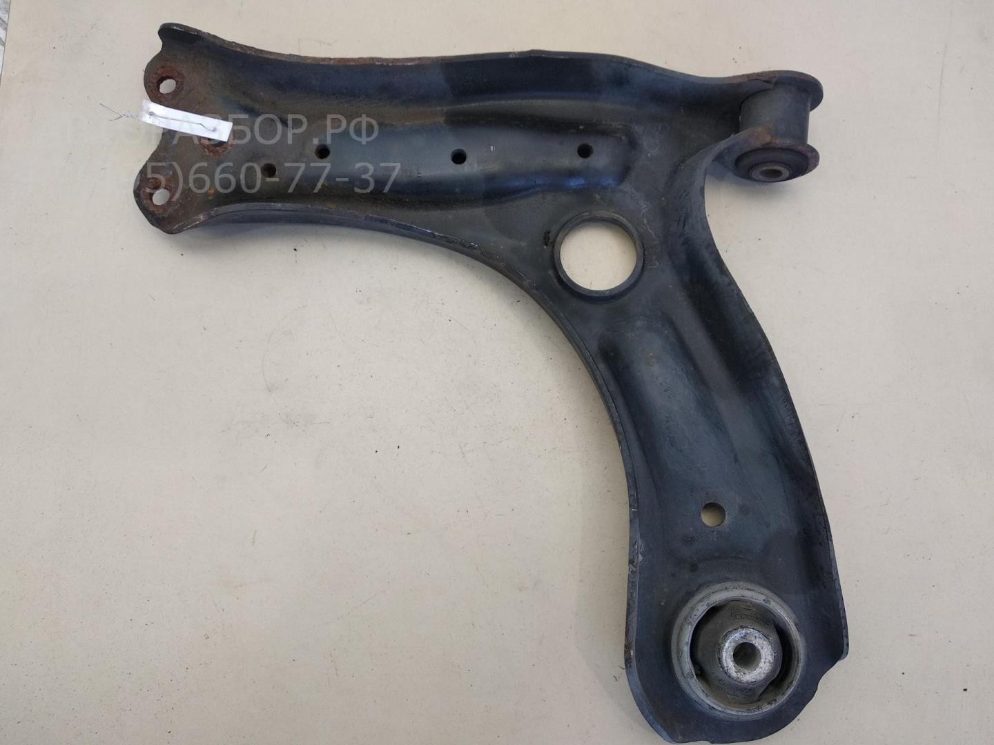 Рычаг передний правый