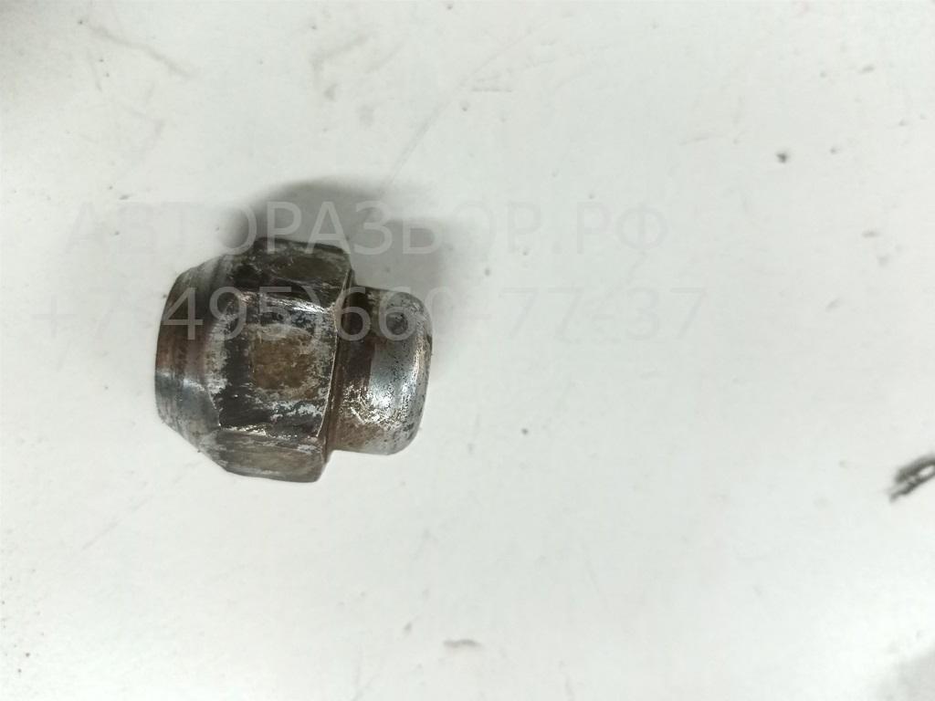 Болт колесный