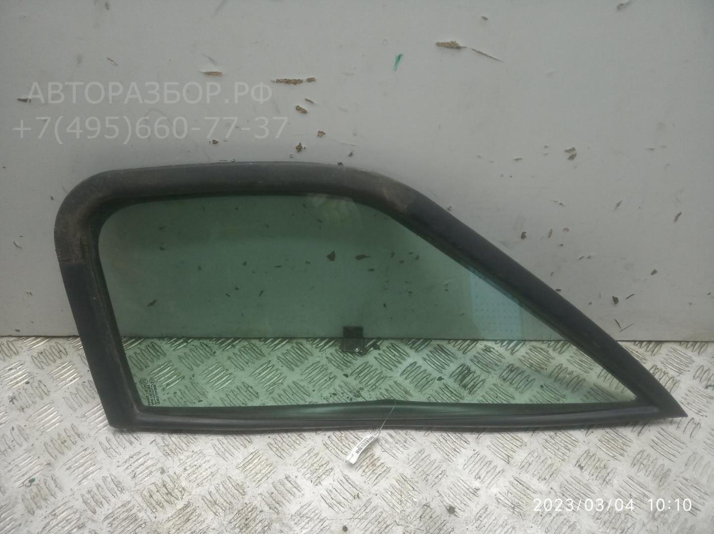 Стекло двери передней левой (форточка)