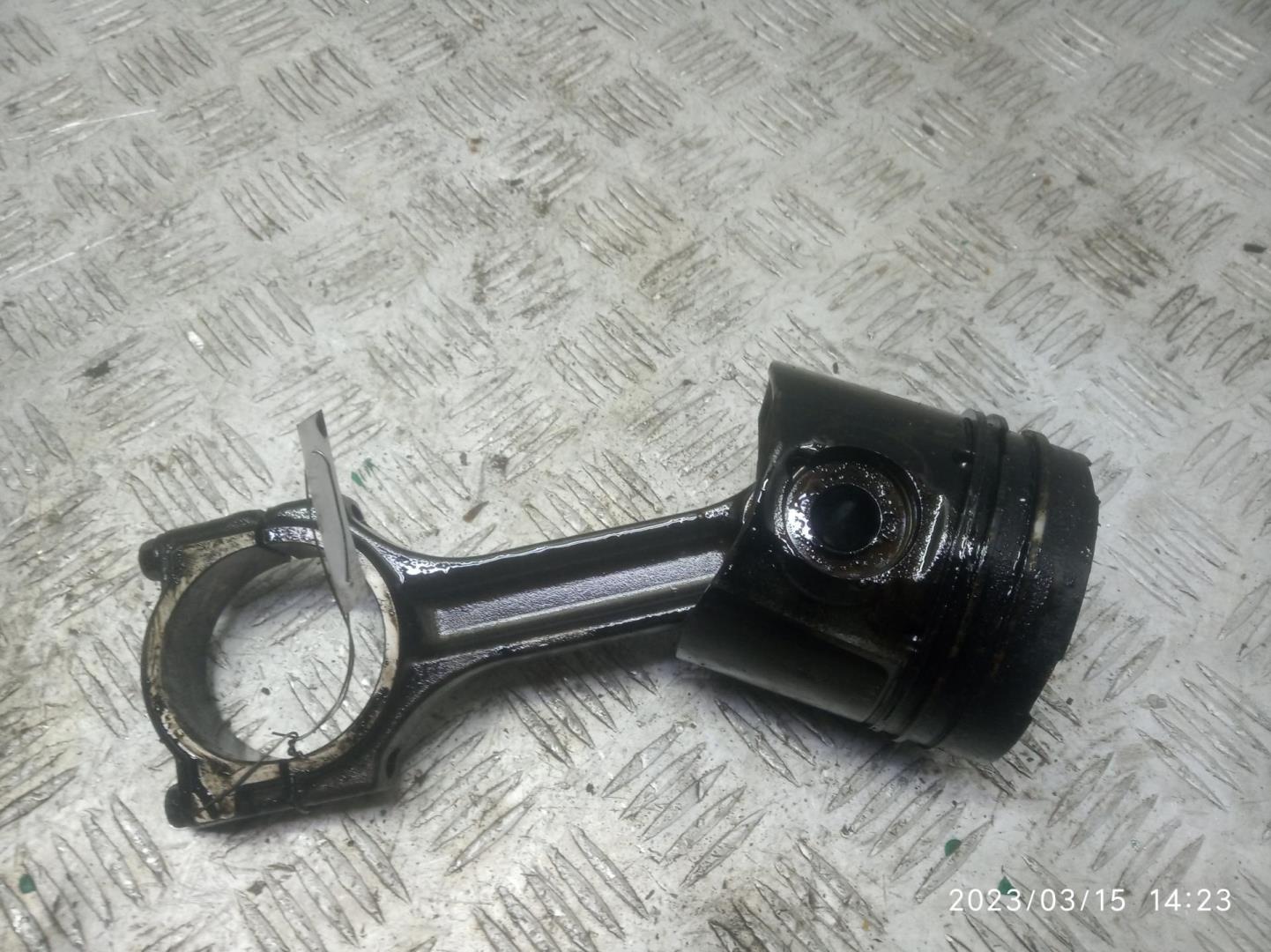 Поршень с шатуном