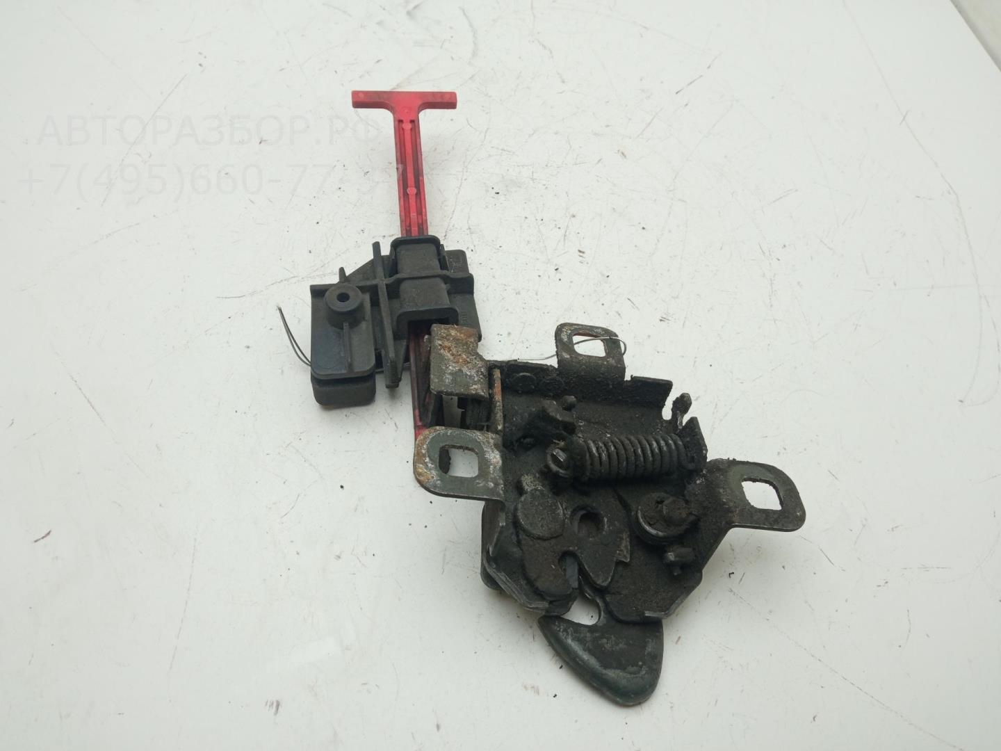 Замок капота