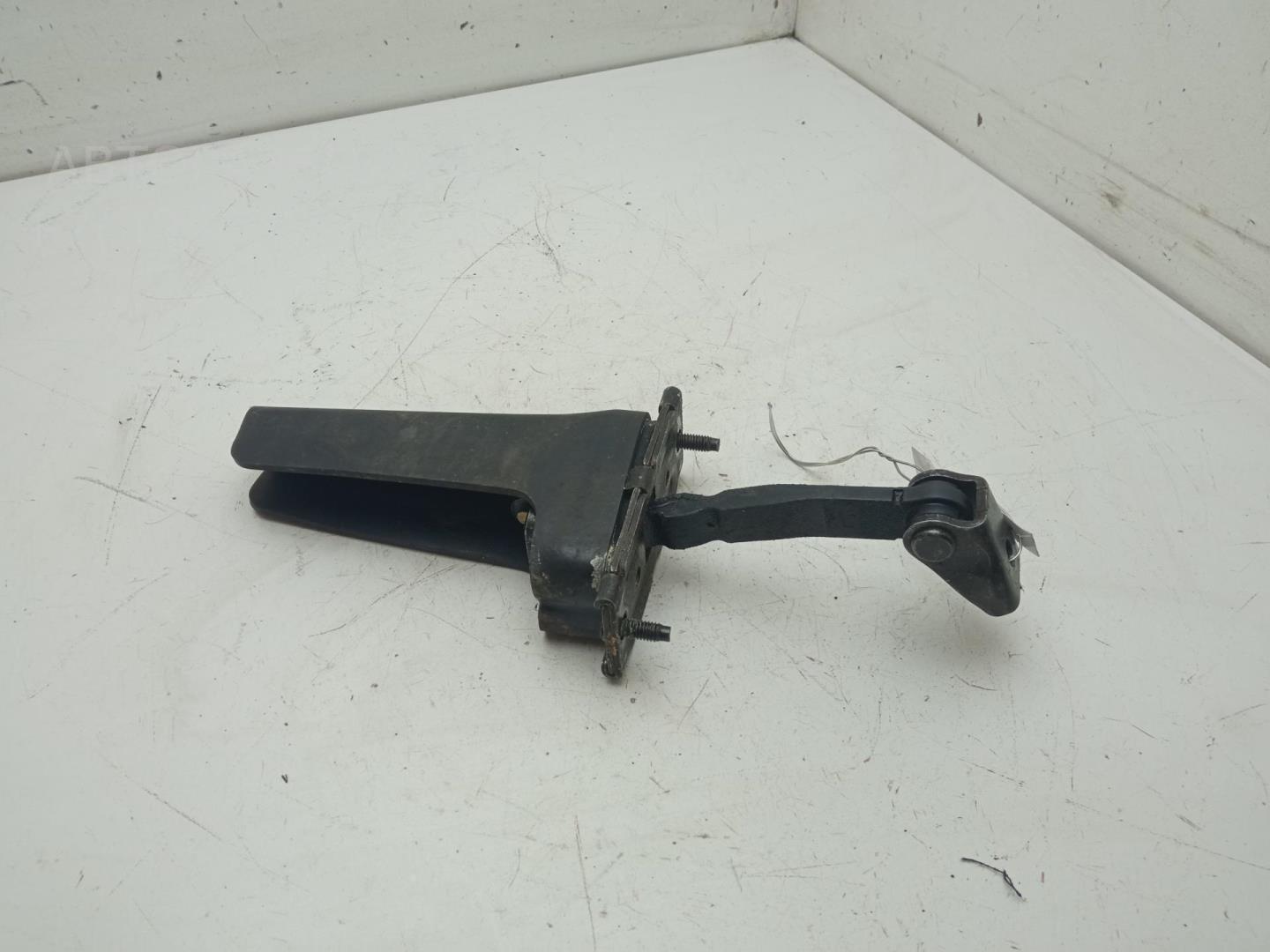 Ограничитель двери