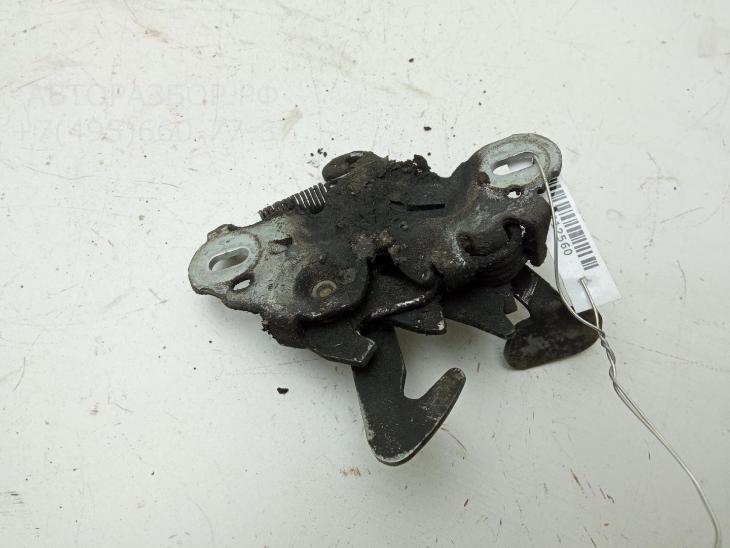 Замок капота