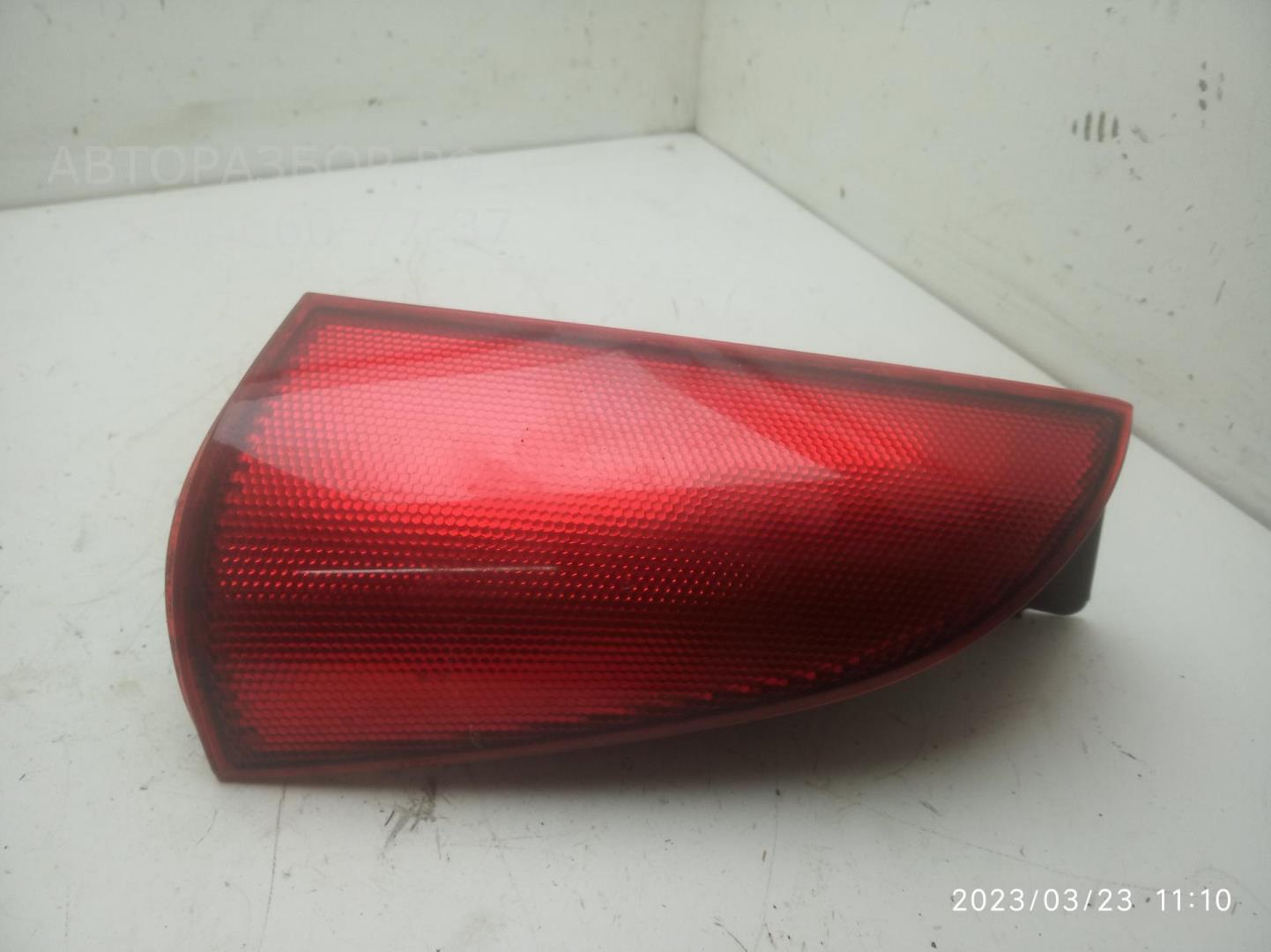 Отражатель в бампер задний правый