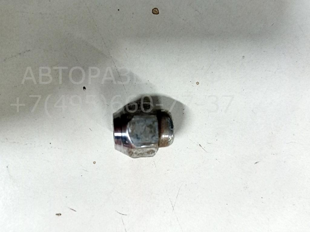 Болт колесный