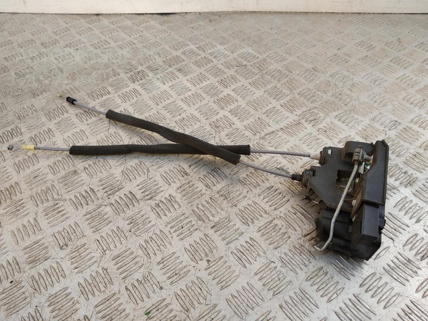 Замок двери задней правой