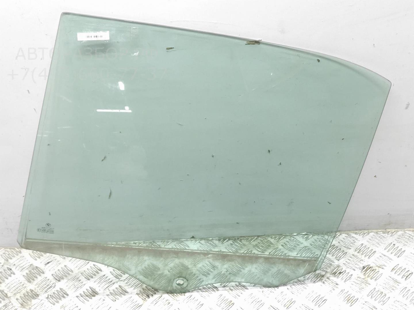 Стекло двери задней левой