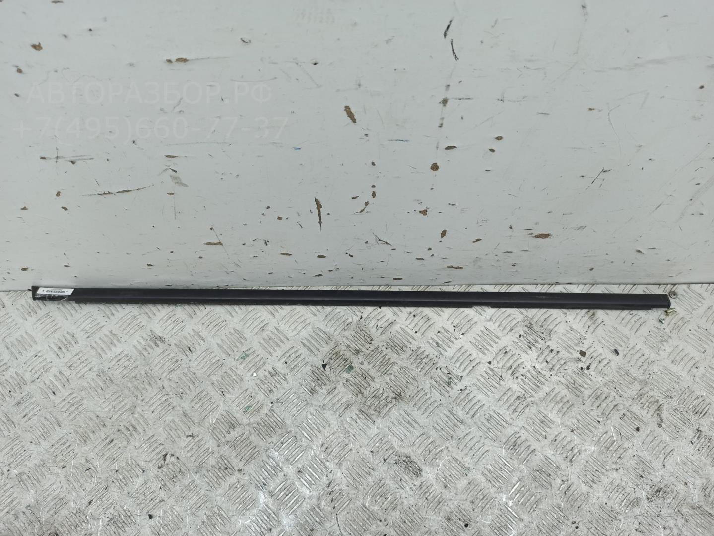 Накладка стекла заднего правого