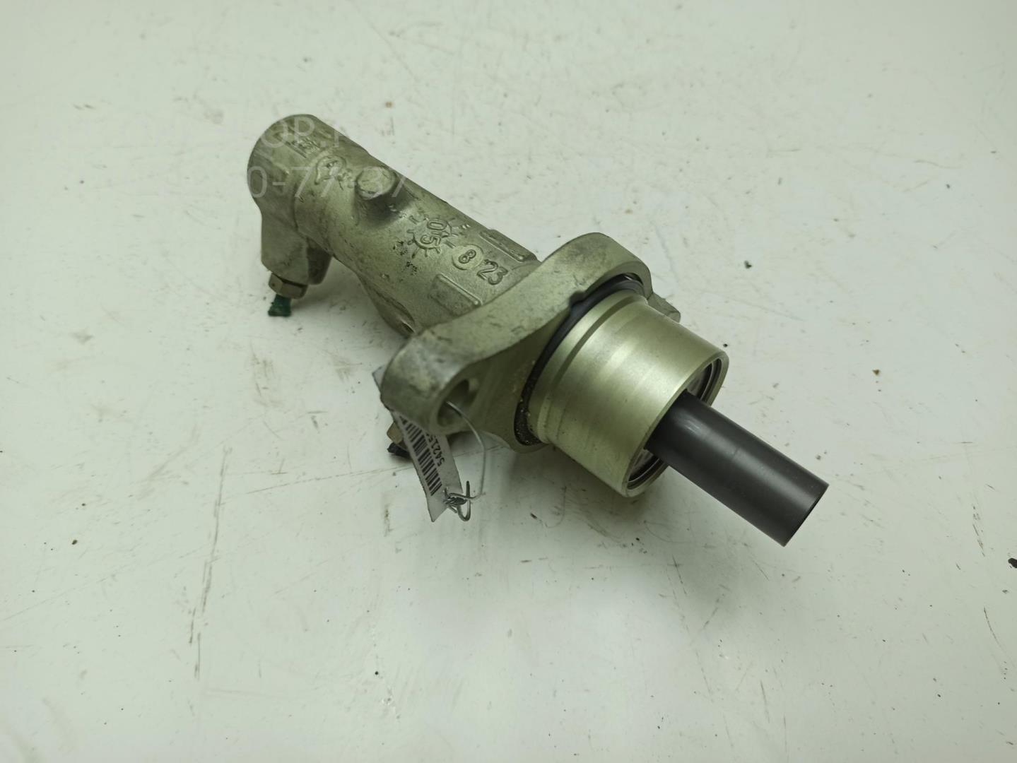 Цилиндр тормозной главный