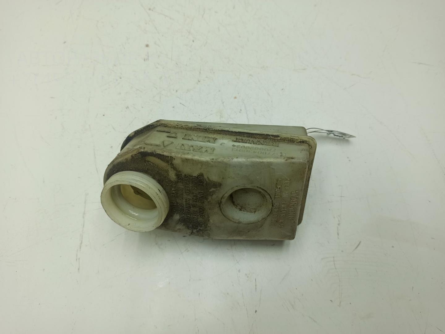 Бачок главного тормозного цилиндра