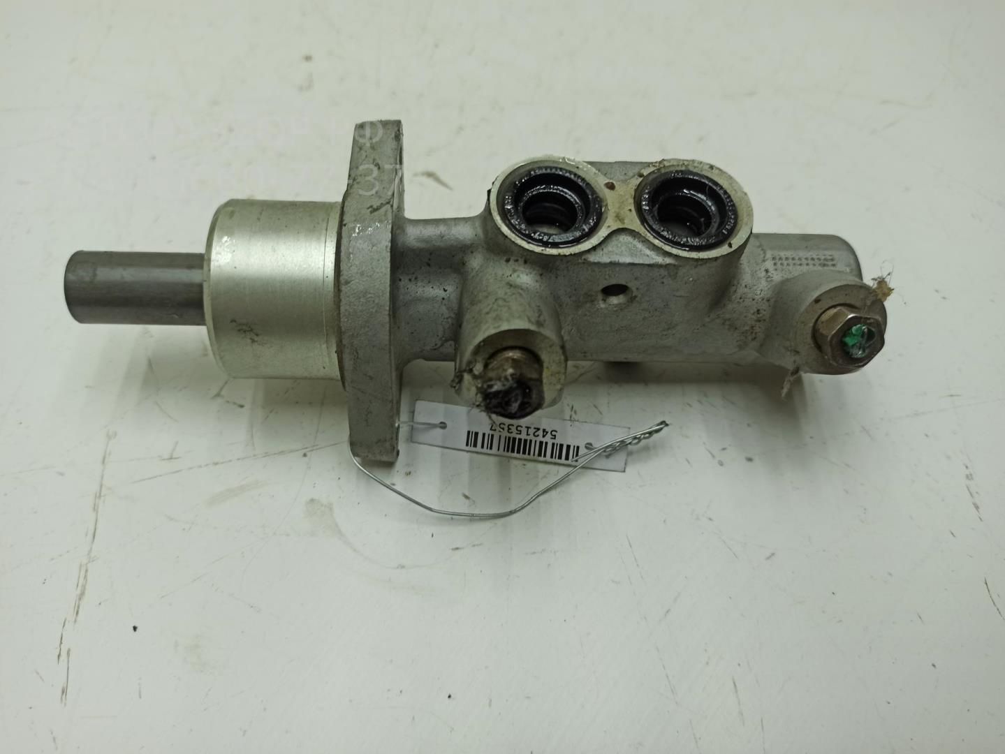 Цилиндр тормозной главный