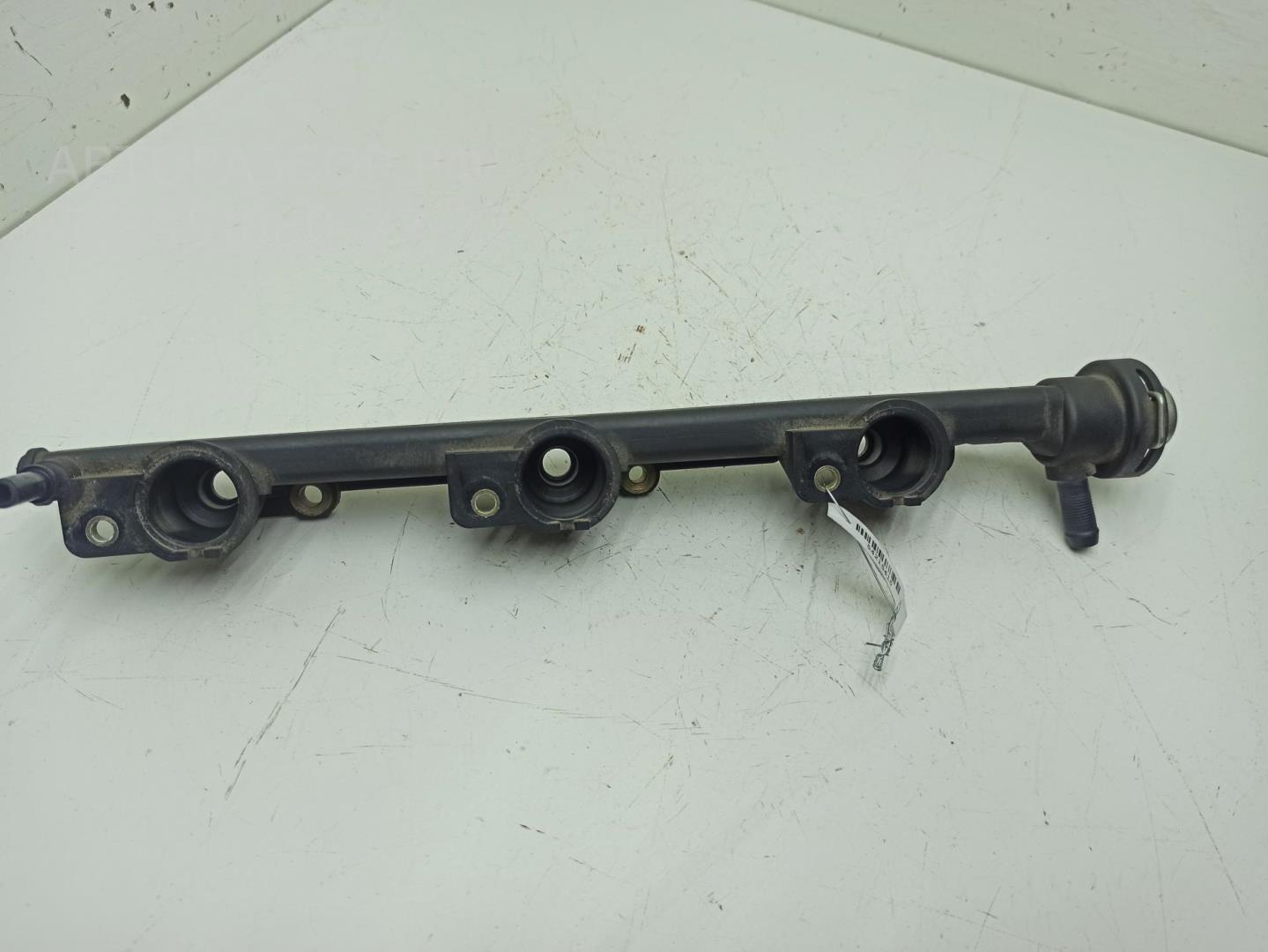 Рейка топливная (рампа)