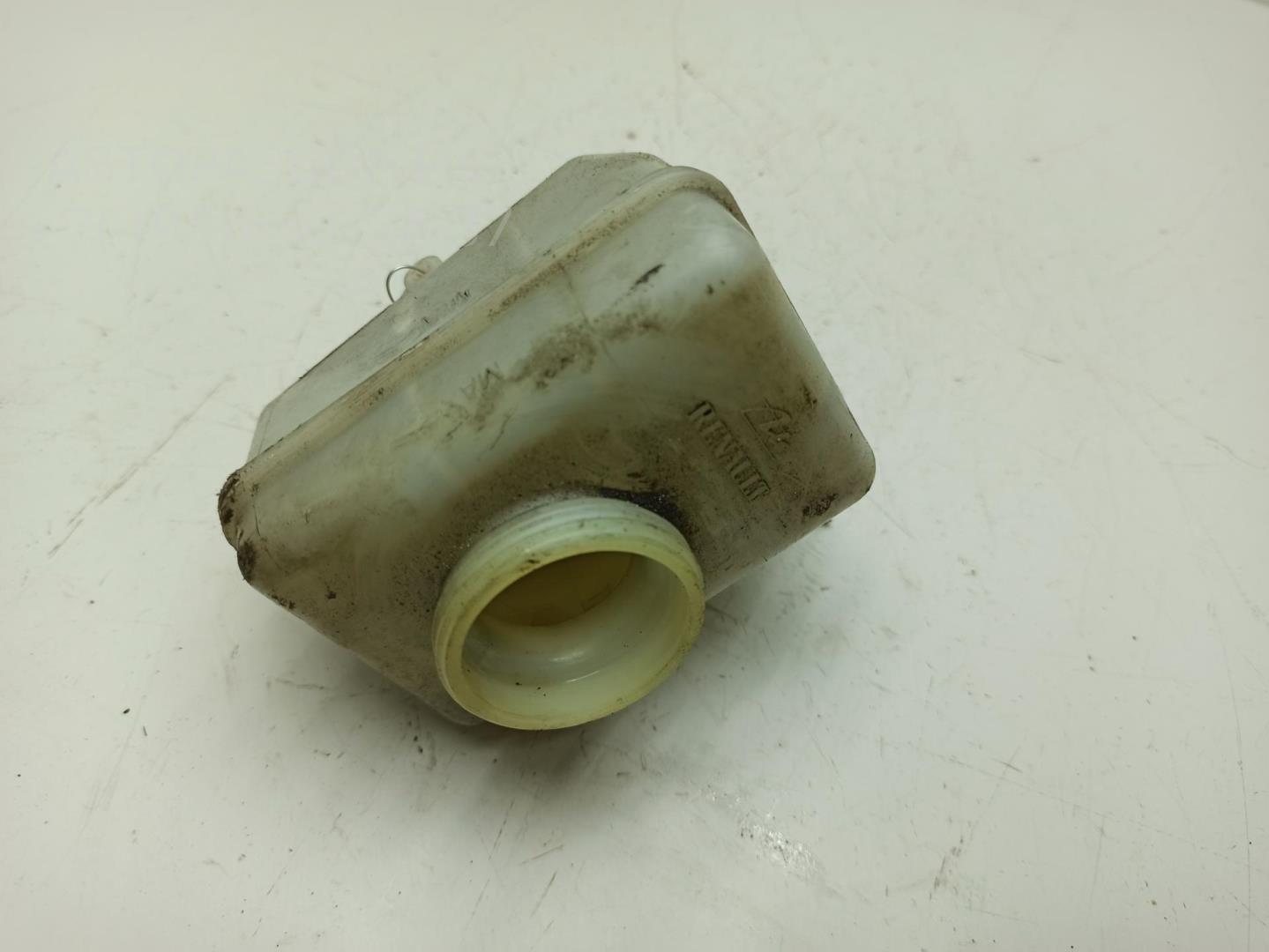 Бачок главного тормозного цилиндра