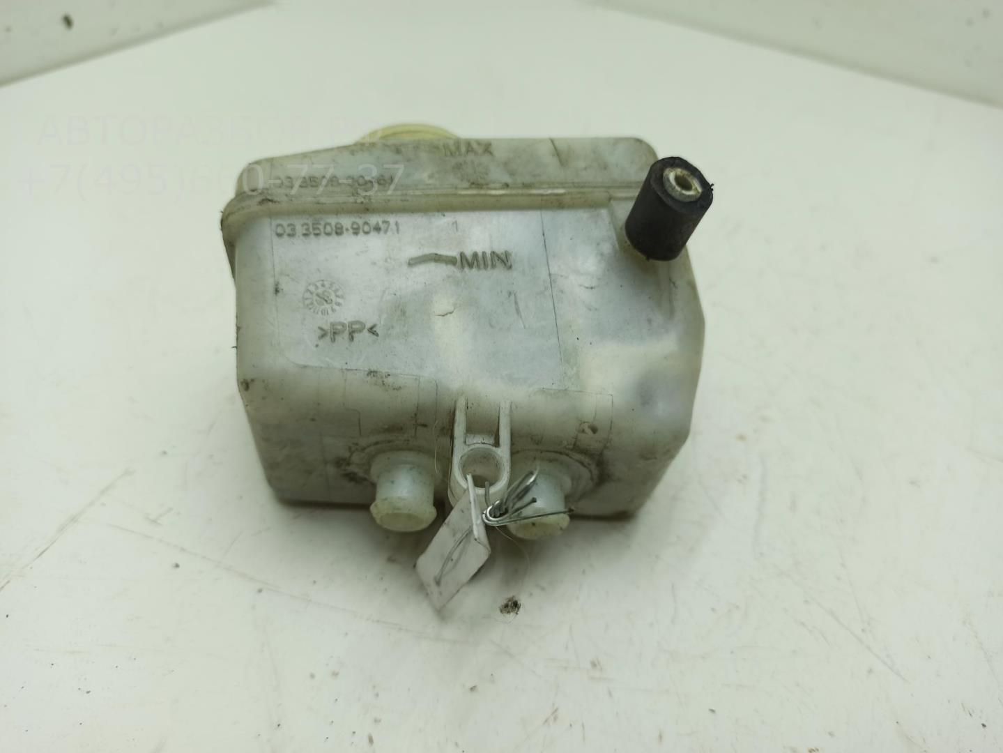 Бачок главного тормозного цилиндра