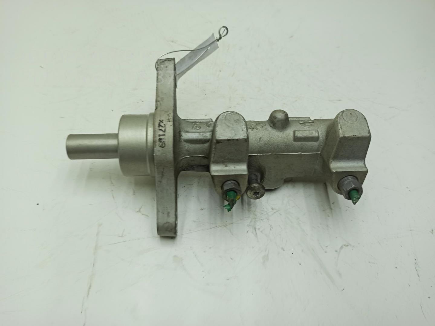 Цилиндр тормозной главный