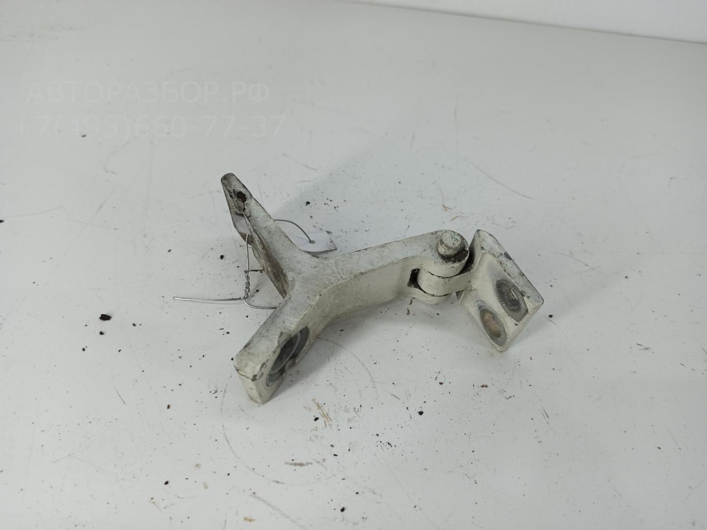 Петля двери