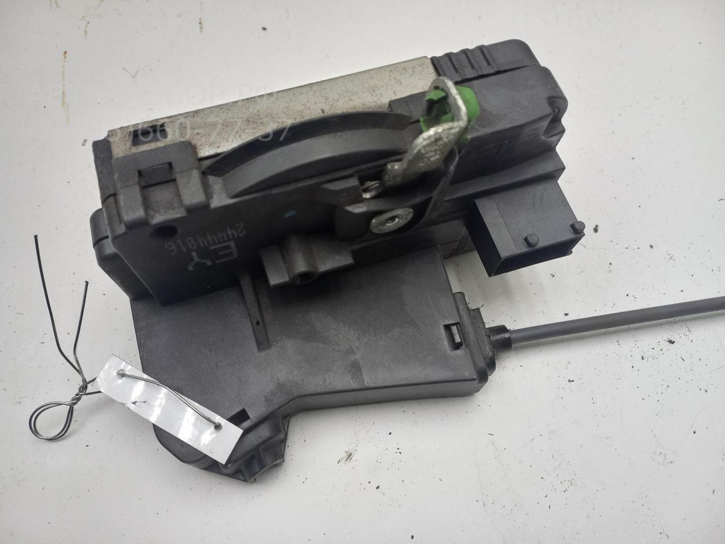 Замок двери передней правой