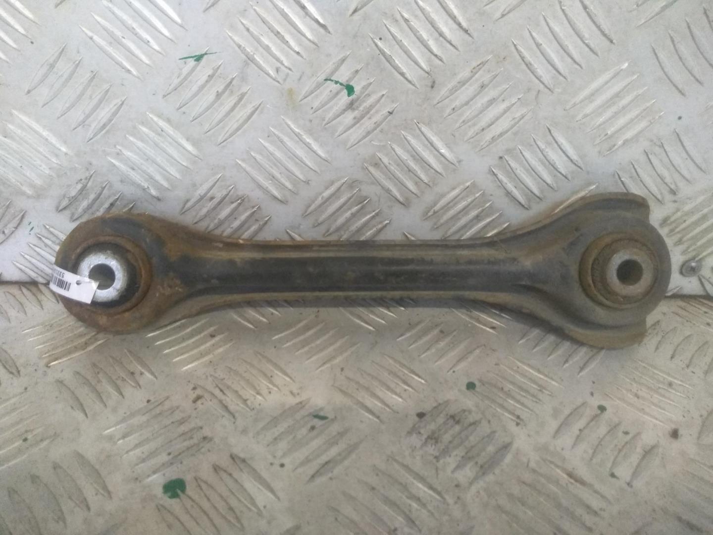 Рычаг задний