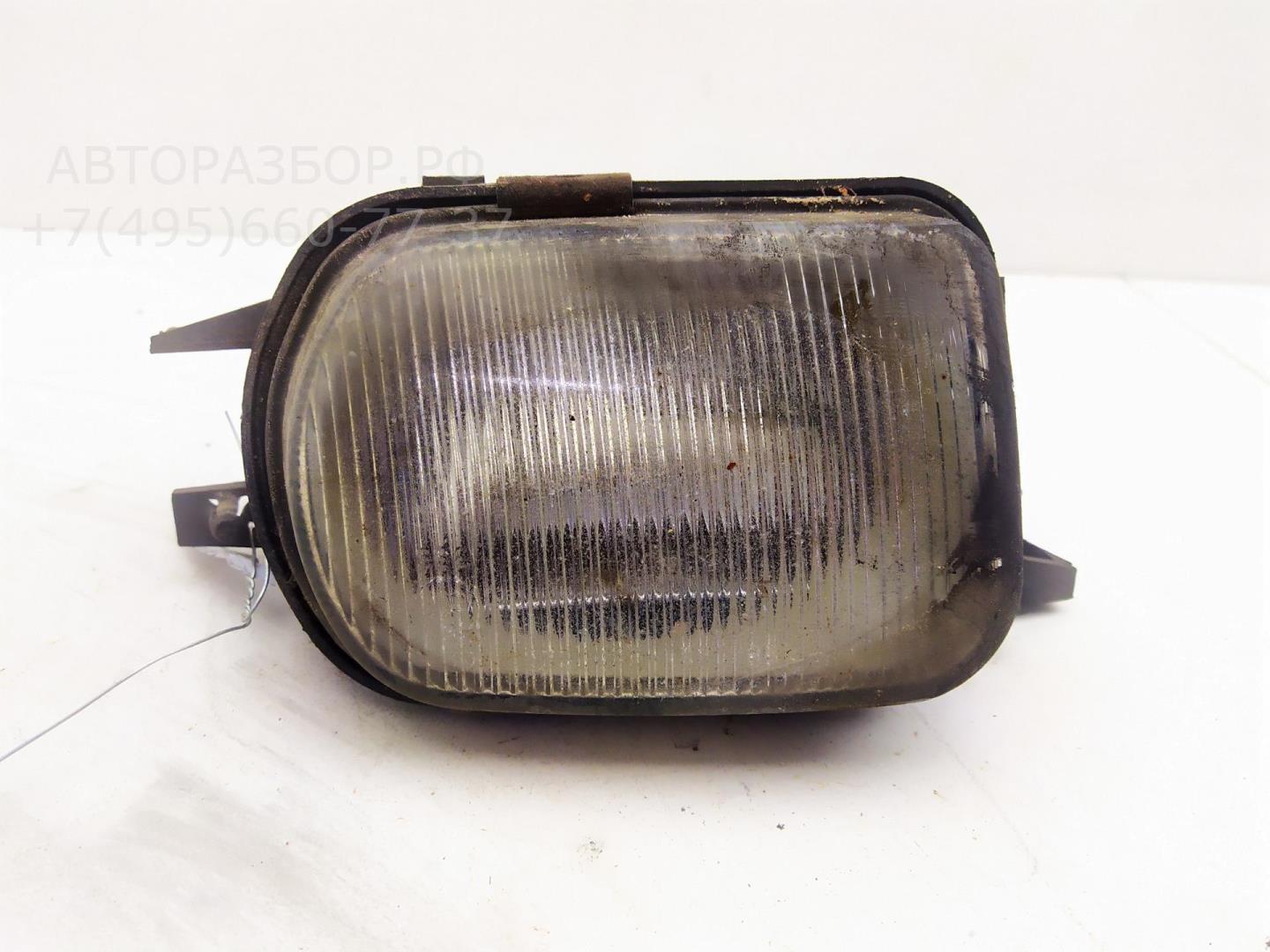 Фара противотуманная левая