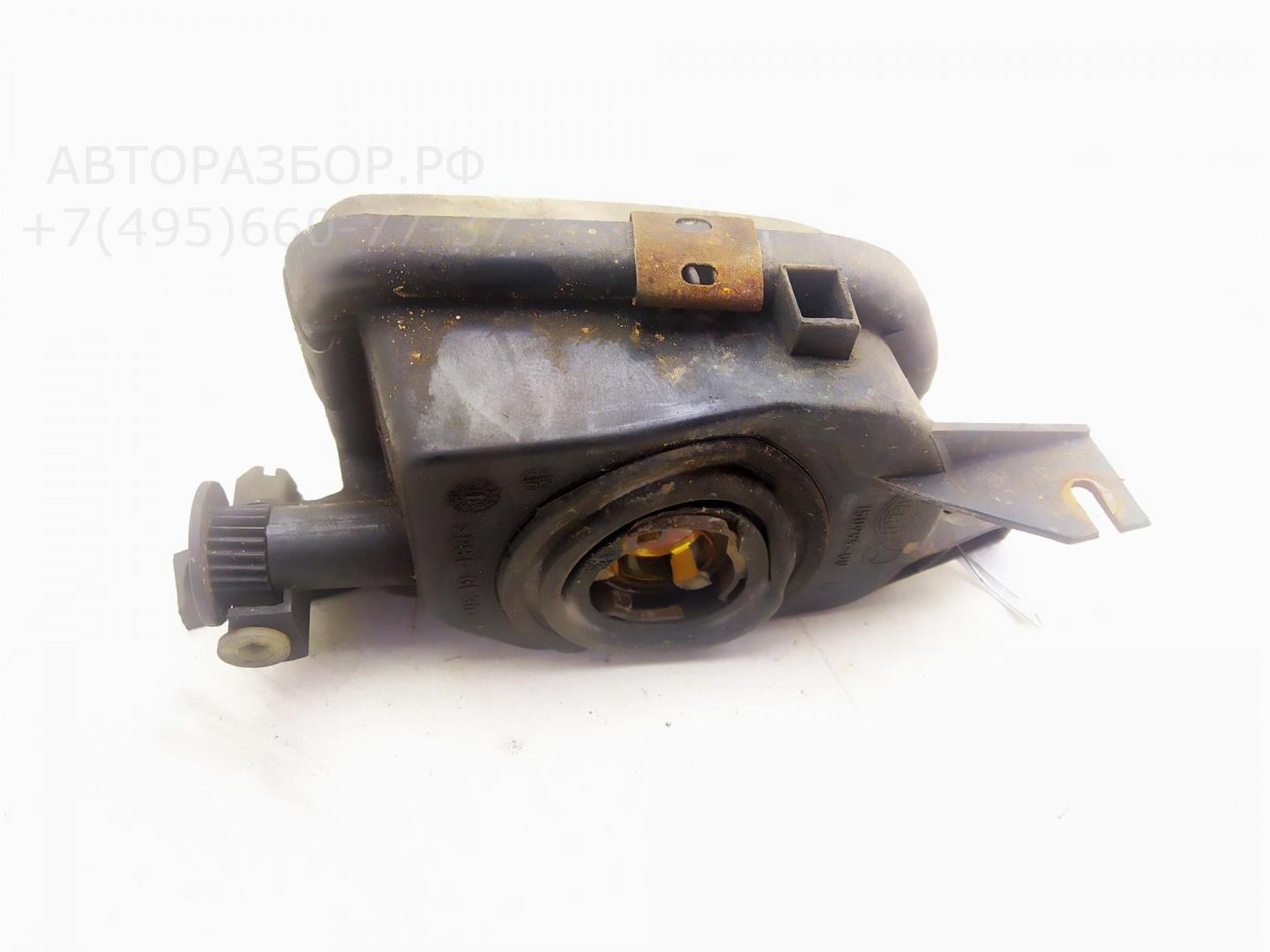 Фара противотуманная левая