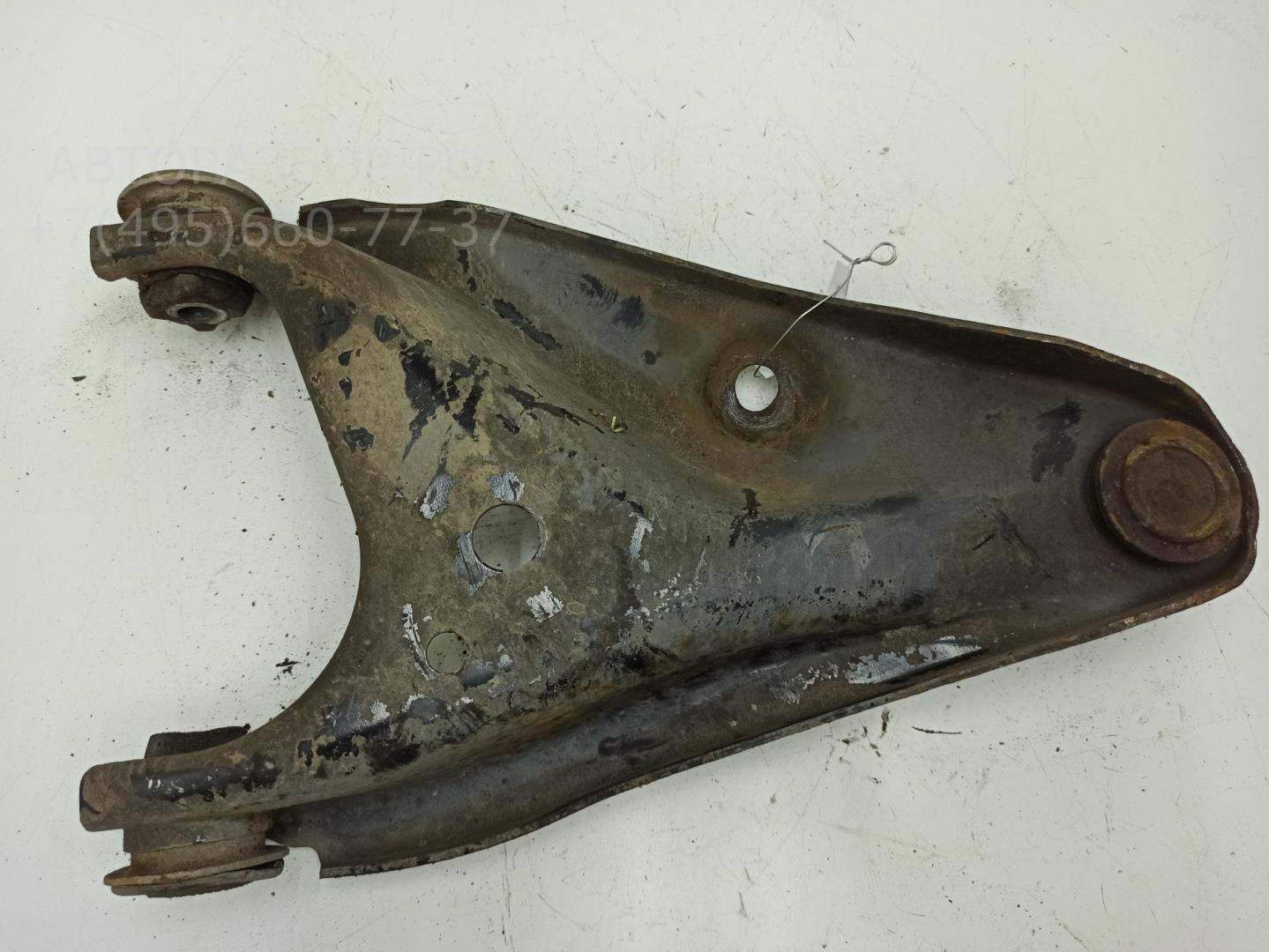 Рычаг передний правый