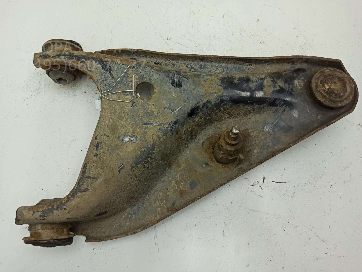 Рычаг передний левый