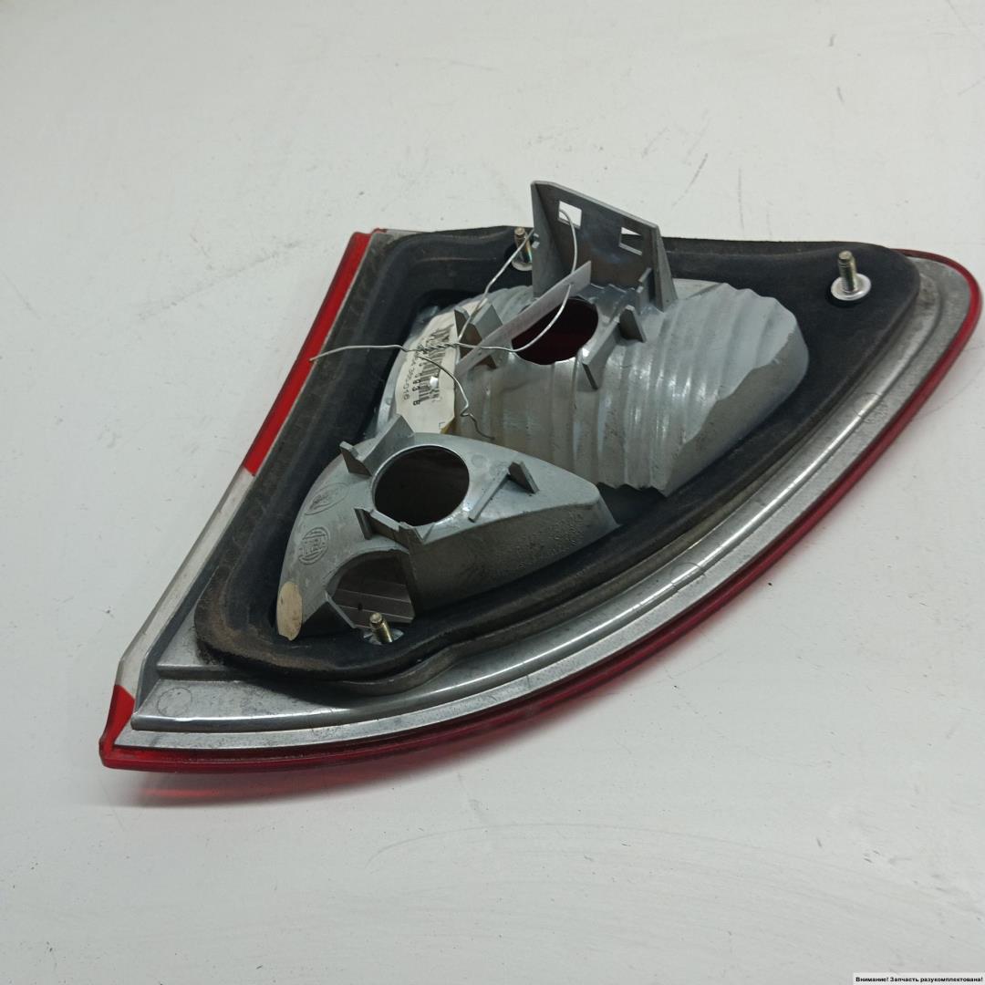 Фонарь задний внутренний левый