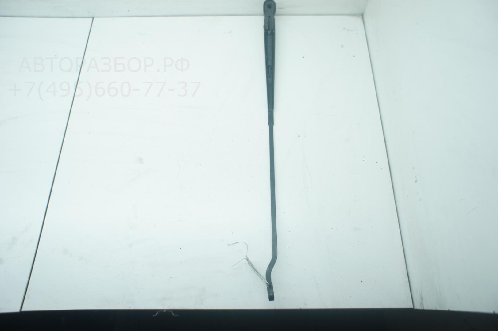 Поводок стеклоочистителя заднего