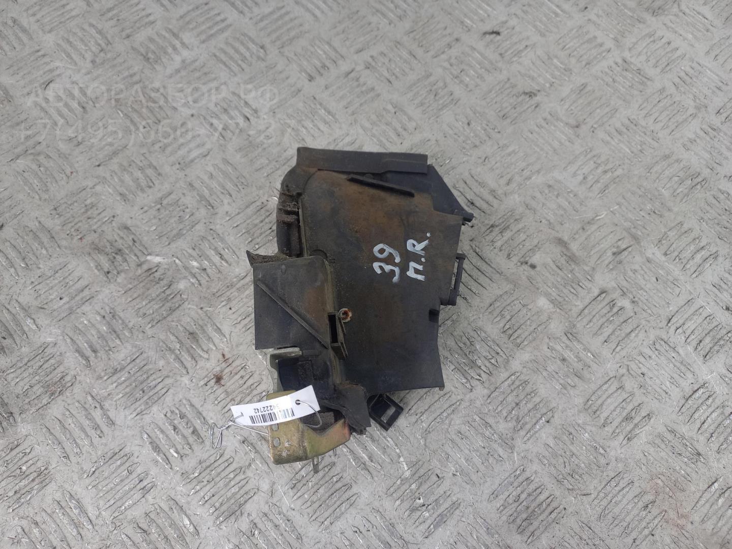 Замок двери передней правой