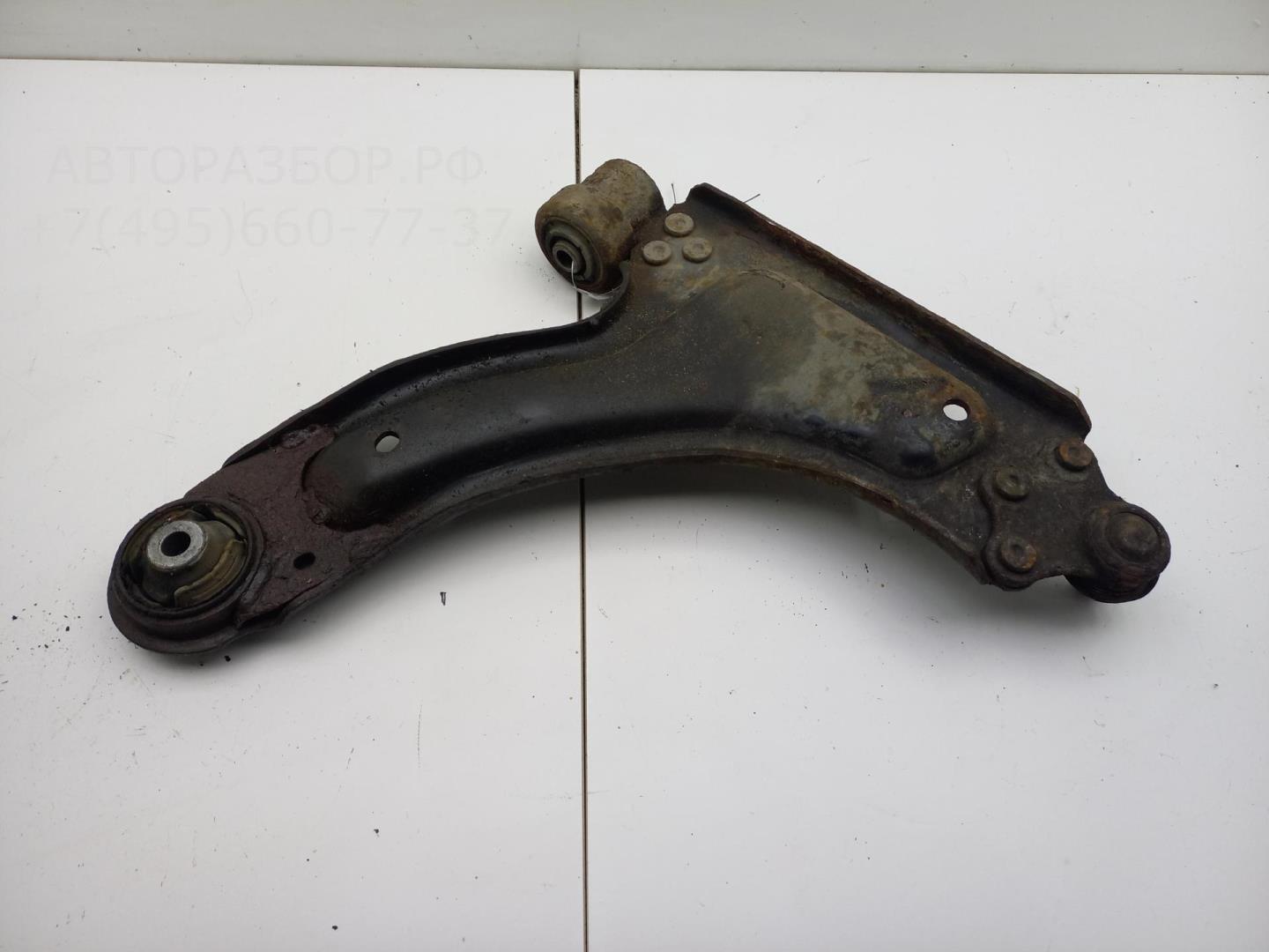 Рычаг передний левый