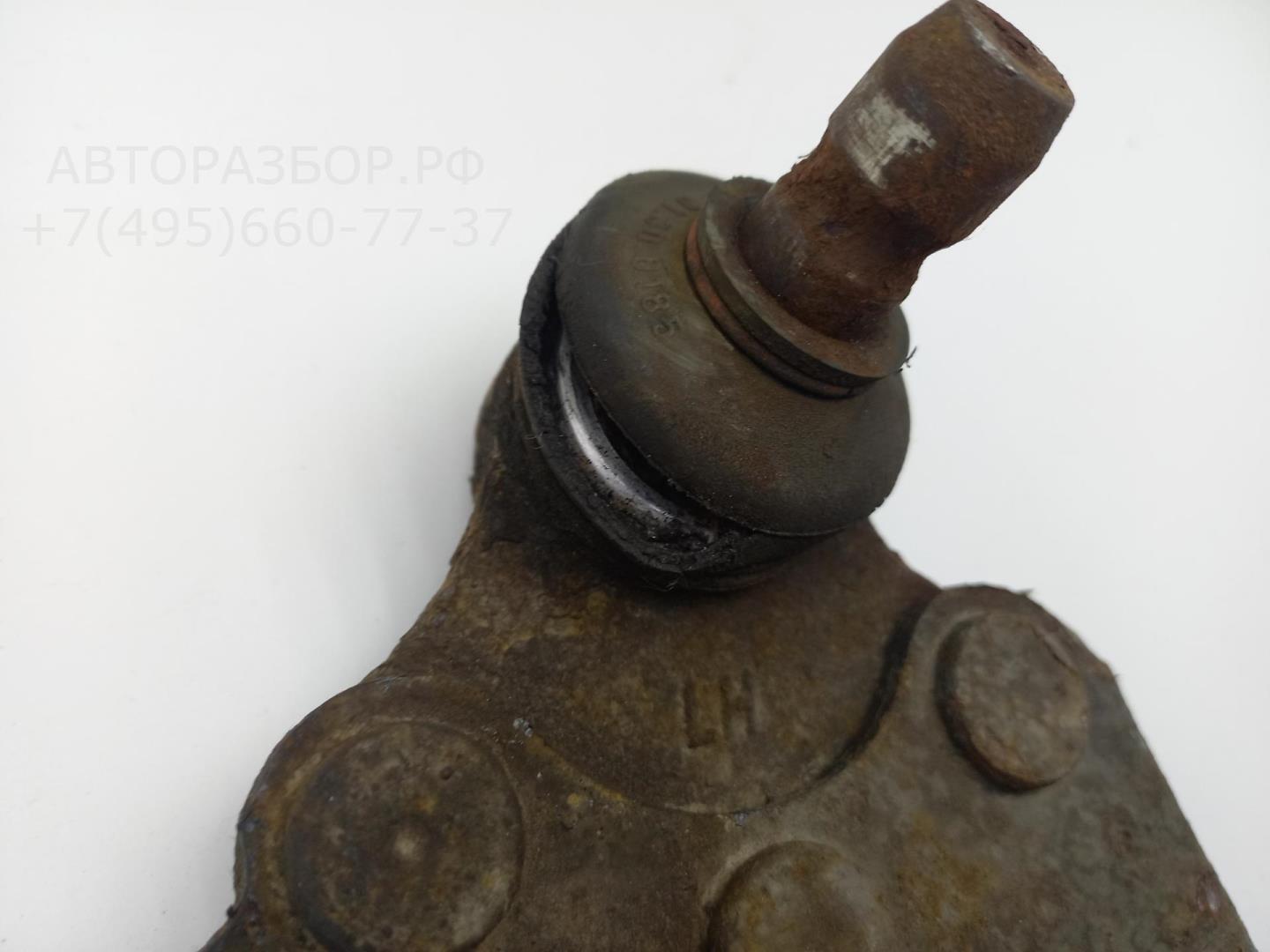 Рычаг передний левый