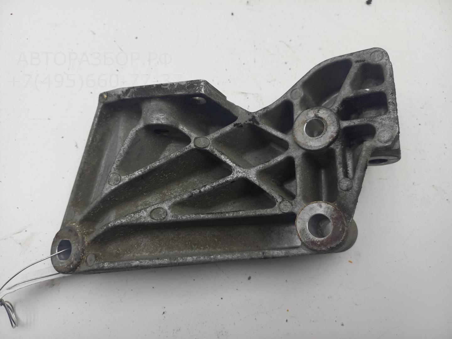 Кронштейн генератора