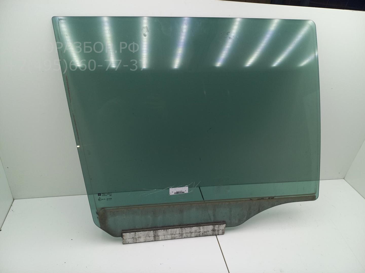 Стекло двери задней правой