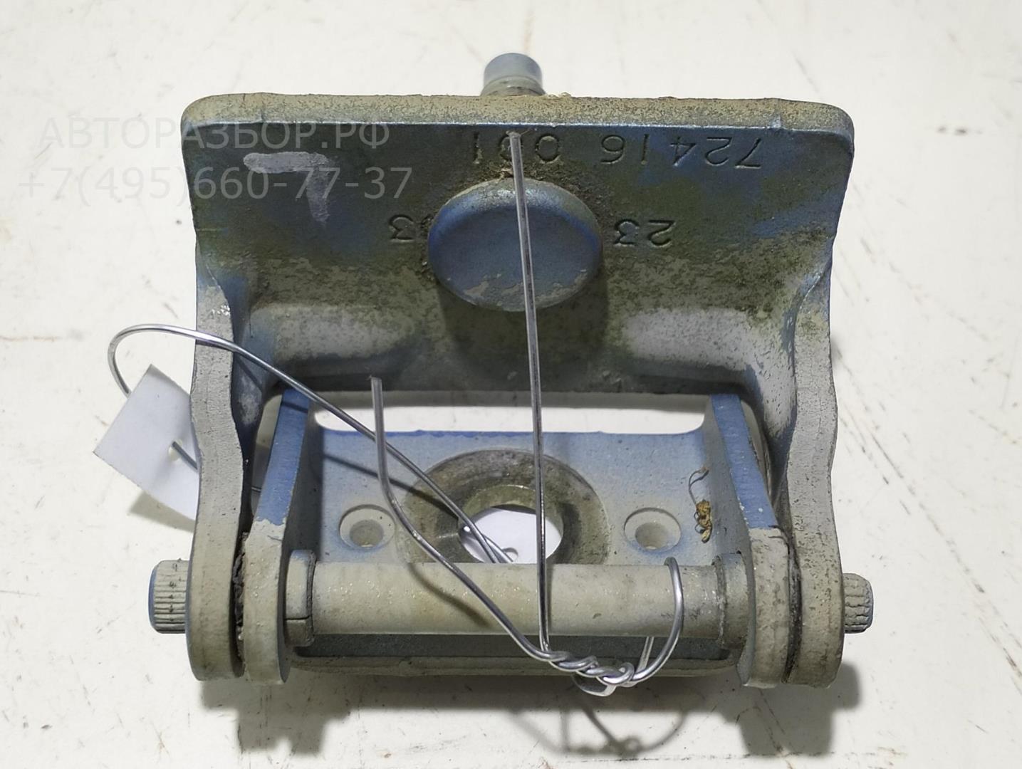 Петля крышки багажника