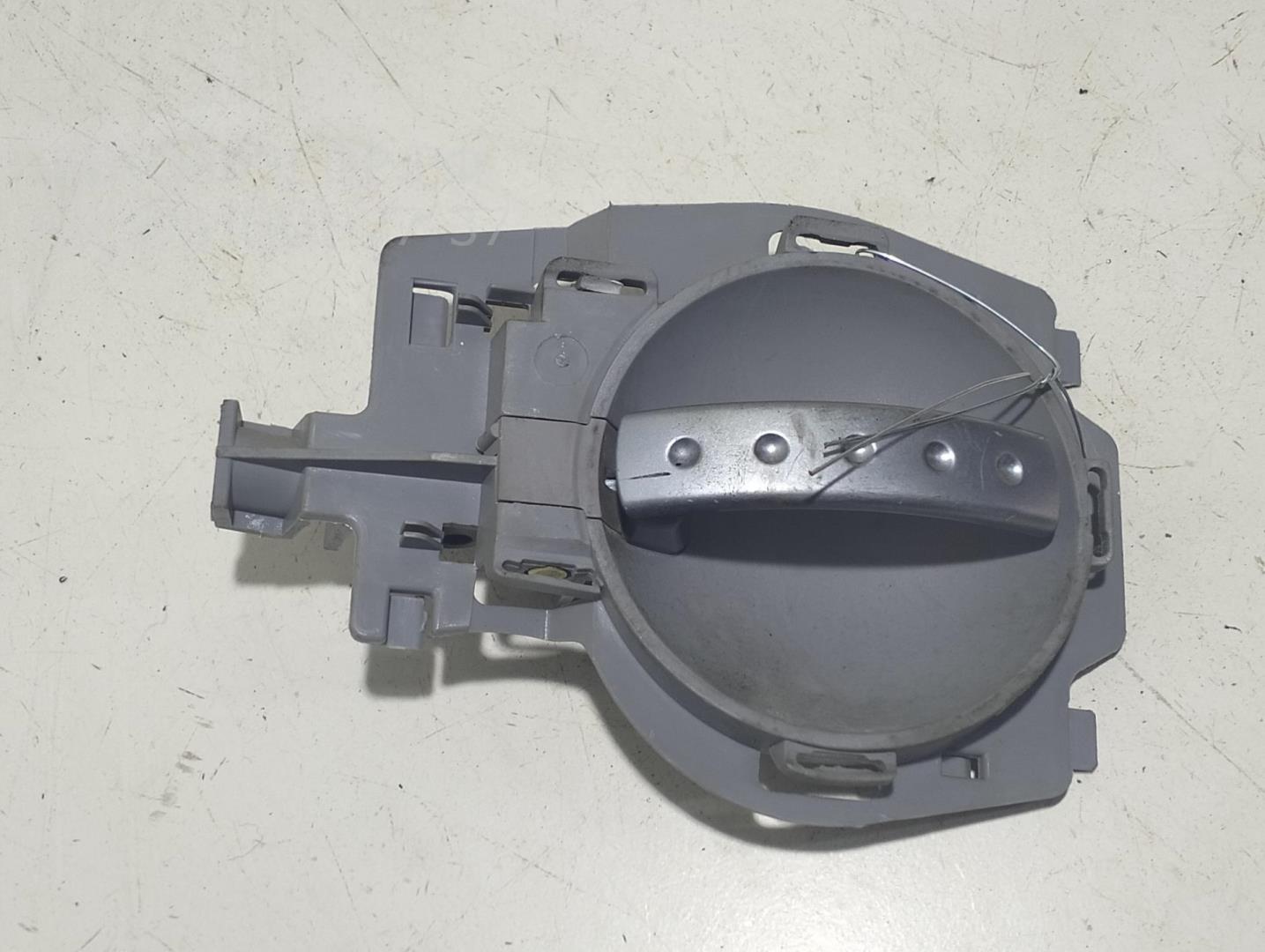 Ручка двери задней внутренняя левая