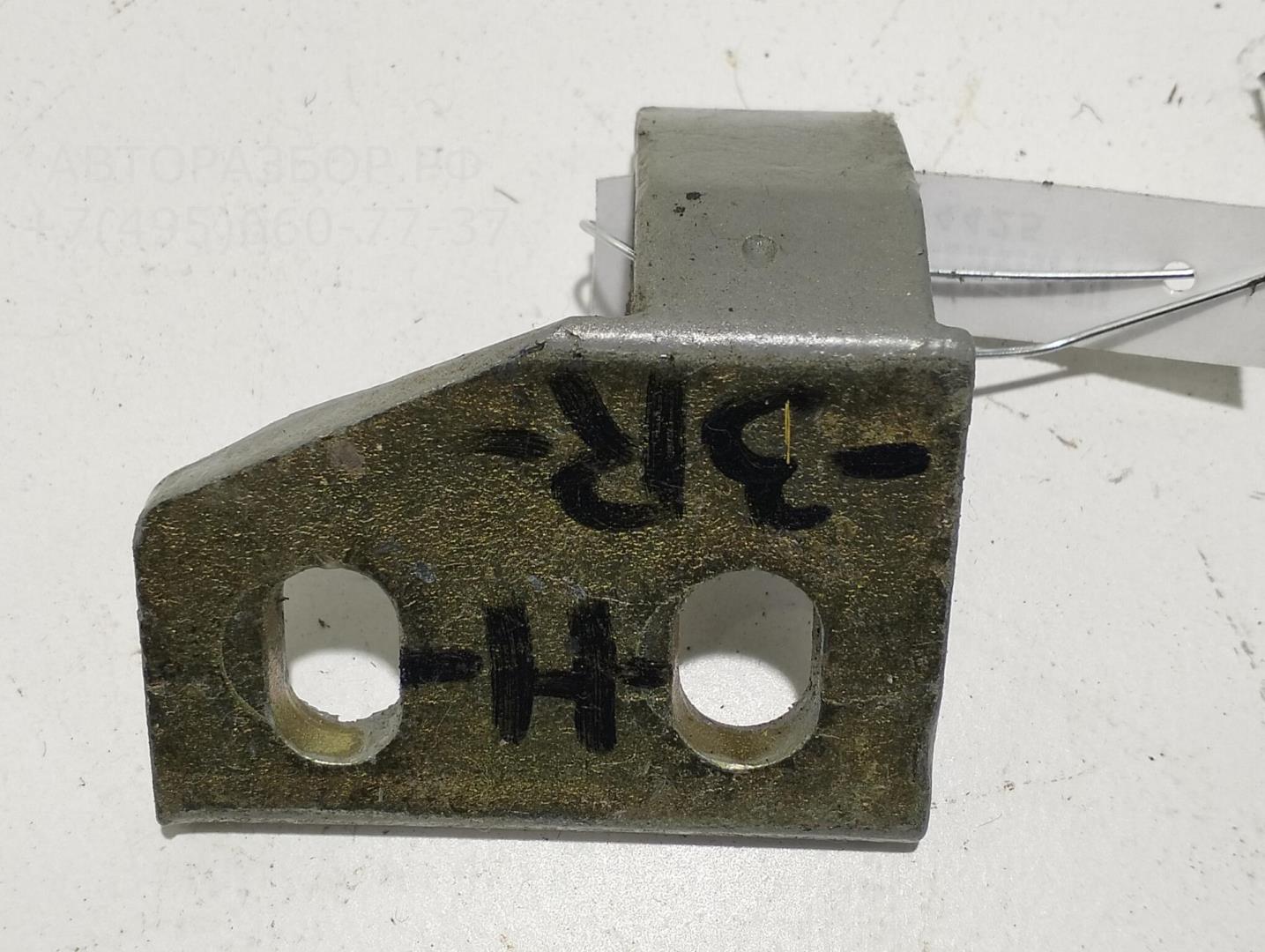 Петля двери