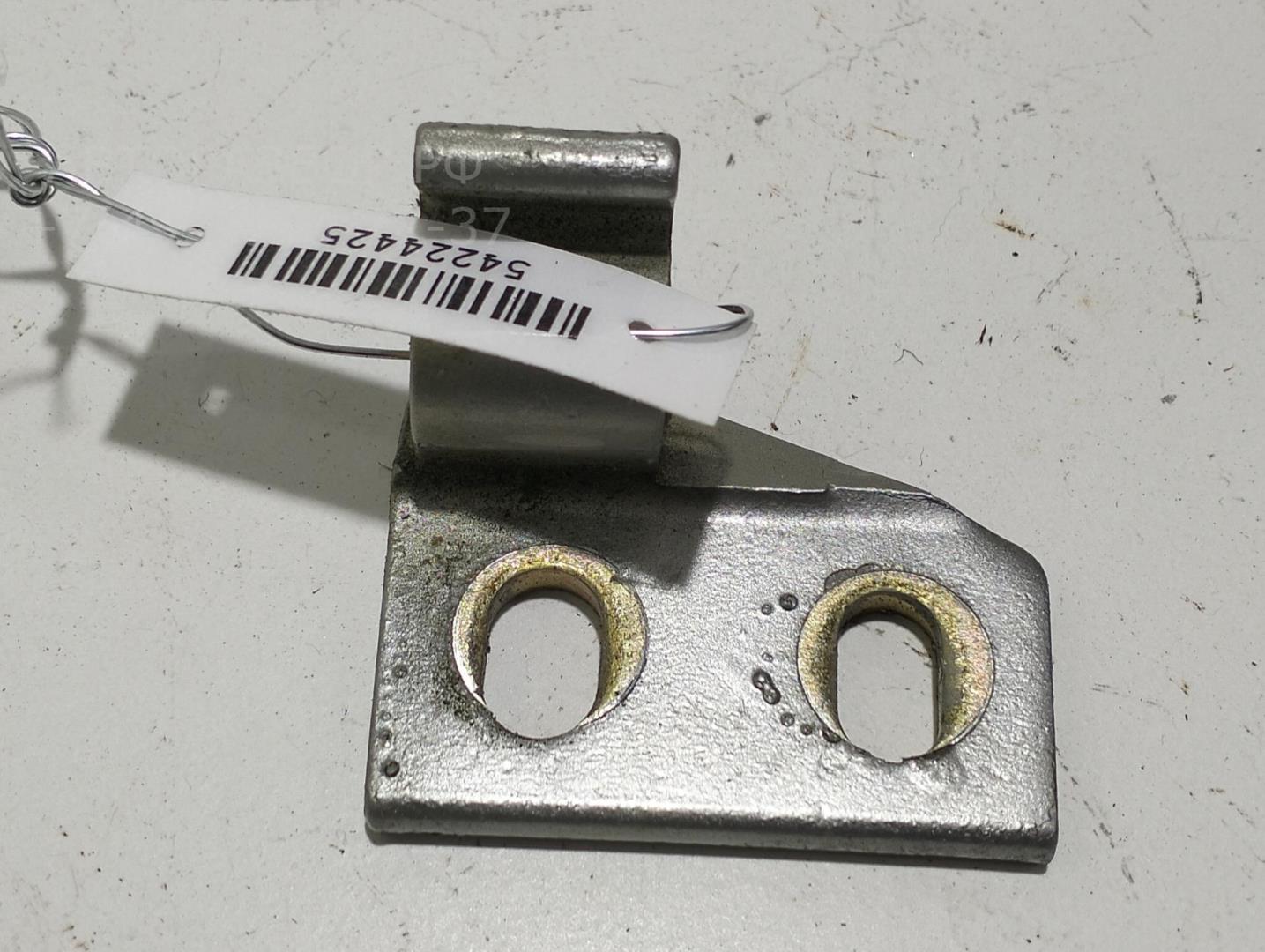 Петля двери